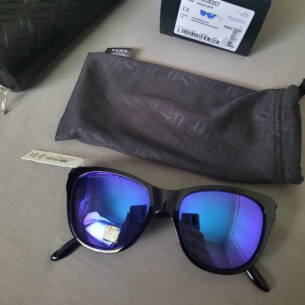 New Women's Oakley Sunglasses
